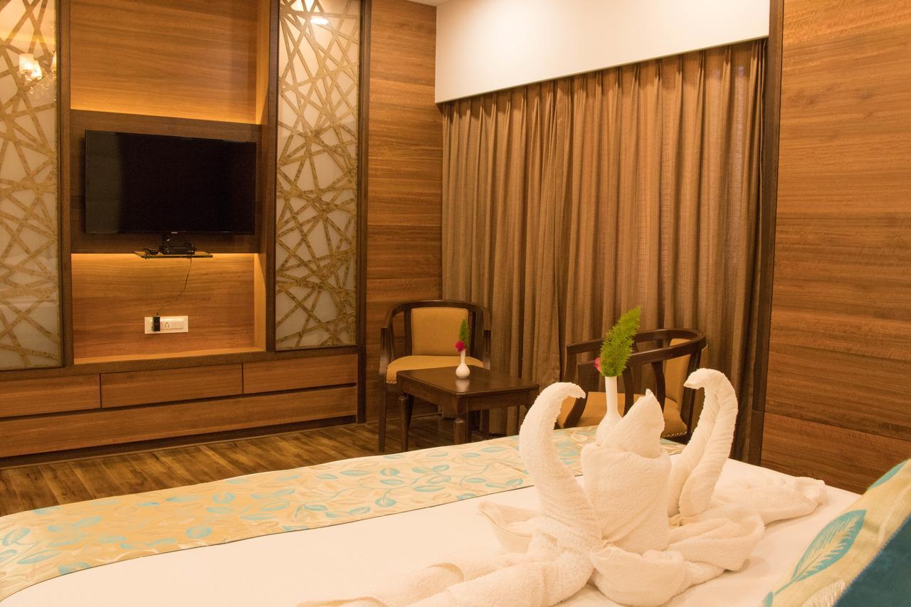 Regenta Central Indore Exterior foto