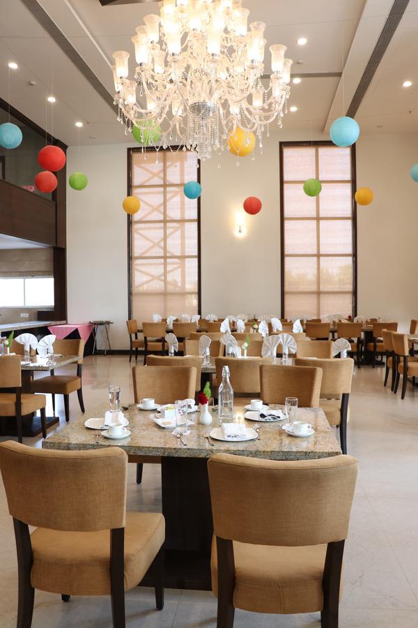 Regenta Central Indore Exterior foto
